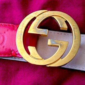 100cm Gucci belt.